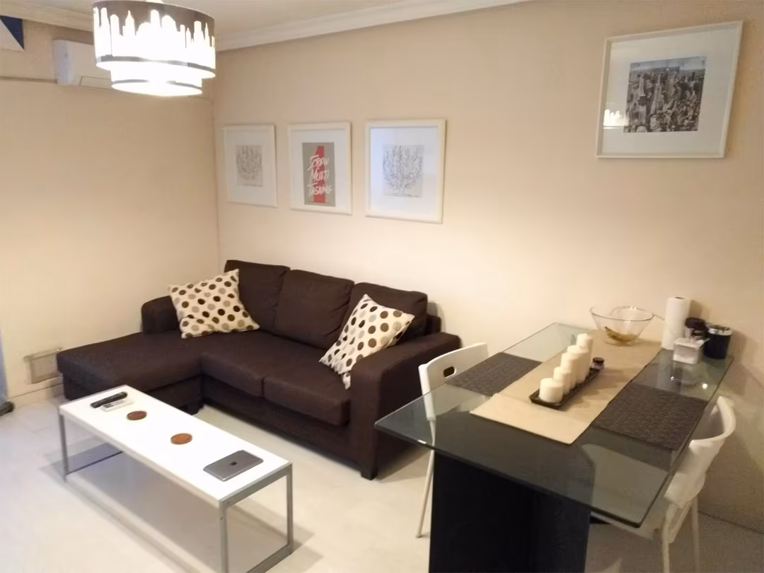 Apartamento en  Calle de Valdeacederas 75 - Foto 1