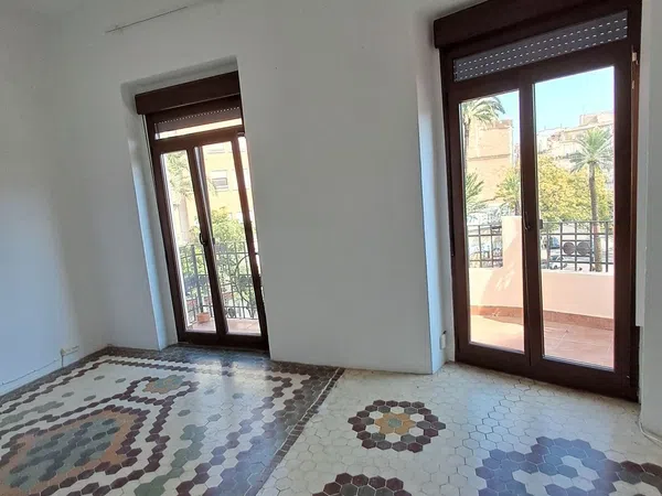 Piso en avenida Reino Valencia, 38