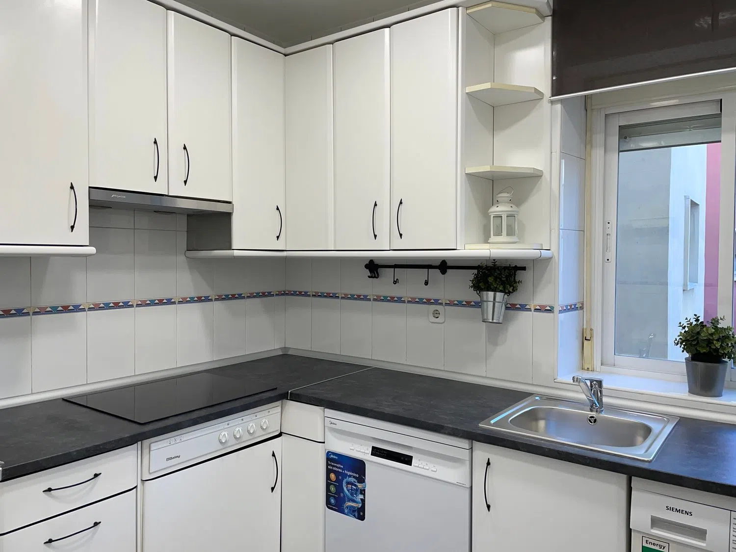 Piso en calle de la Virgen de África, 8 - Foto 3