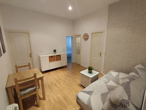 Piso en calle de Atocha, 74