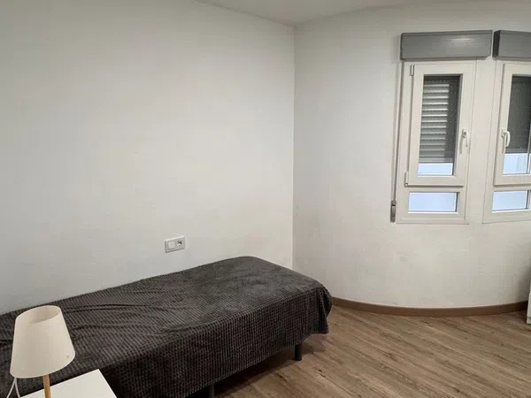 Piso en calle del Plus Ultra, 90 - Foto 2