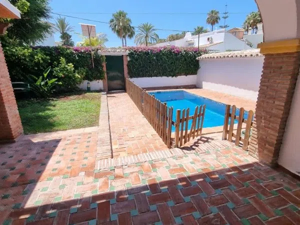 Chalet pareado en Calle Marqués de Ivanrey, 1, Las Lomas de Río Verde - Foto 3