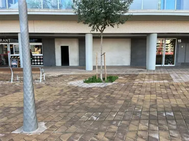 Local comercial en Badalona - Foto 1