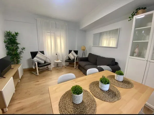 Piso en calle Guevara, 6