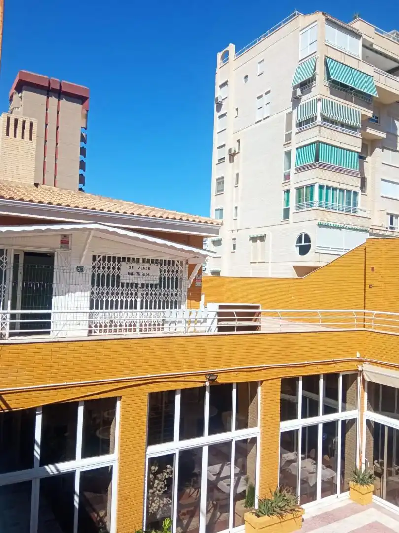 Local comercial en  Avenida Países Escandinavos 8 - Foto 2