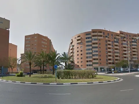 Piso en calle Juan Caturla Gosálvez, 2