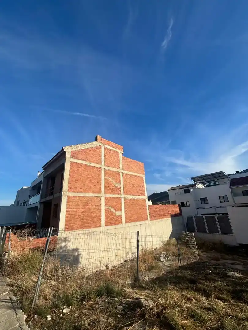 Casa adosada en  Avenida de los Aparejadores 107 - Foto 3