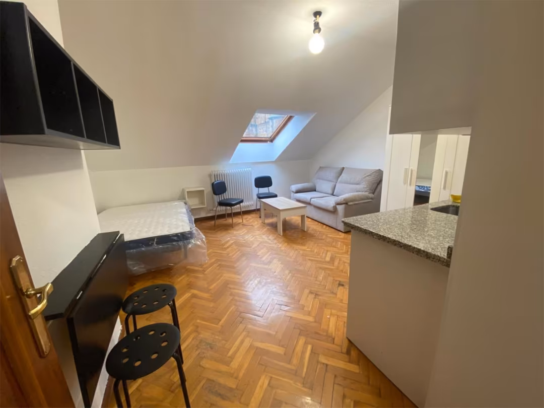 Estudio en  Calle Traviesa 2