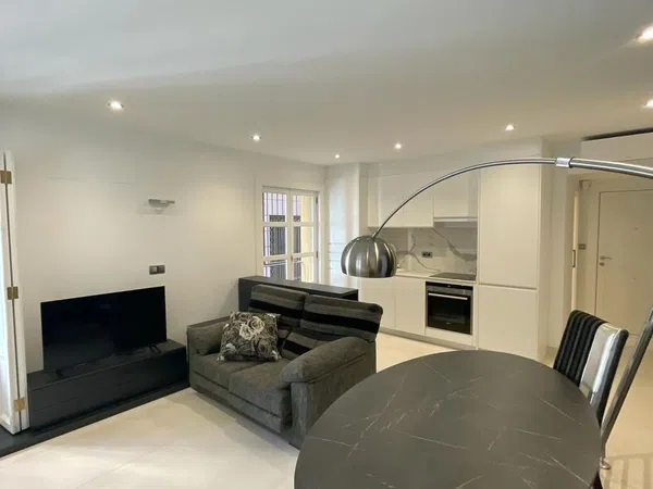 Estudio en plaza de Nàpols i Sicília, 9 - Foto 2