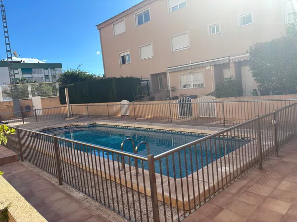 Chalet pareado en calle Roque Chabás, 2