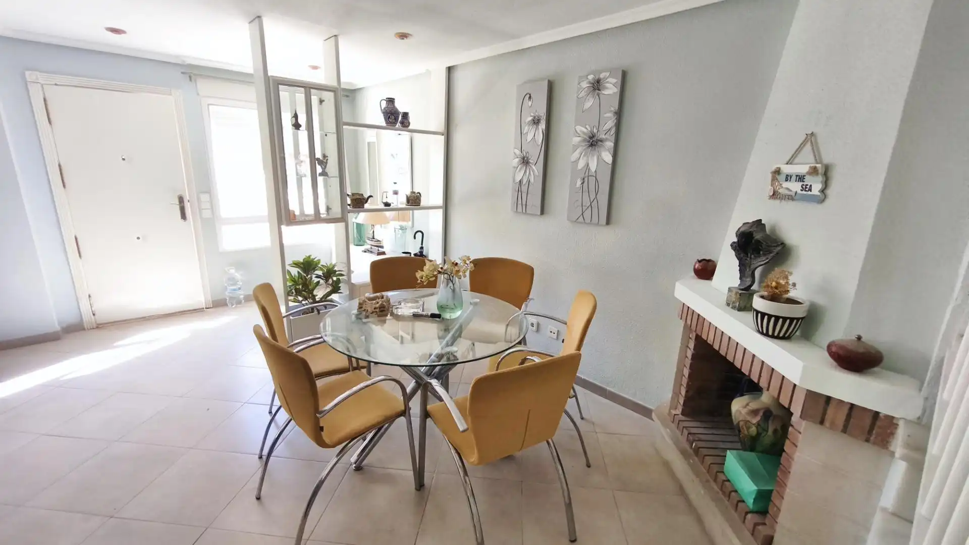 Casa adosada en  Carrer Consueta 24 - Foto 3