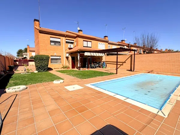 Chalet adosado en Val - Foto 3