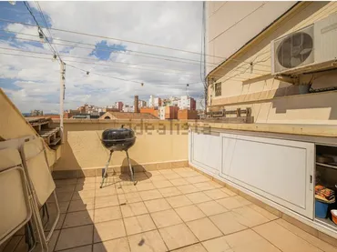 Piso en  Carrer de Rosalia de Castro 80 - Foto 1