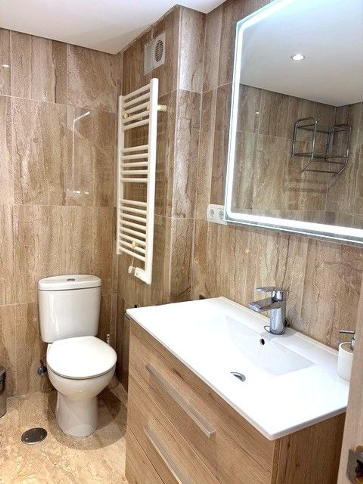 Piso en calle Rafaela Aparicio s/n Sn - Foto 10