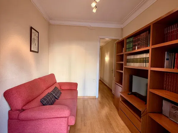 Piso en calle de Cabanes, 24