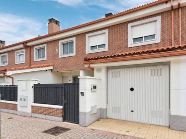 Chalet en  Calle Baltasar Gracián 13 - Foto 2