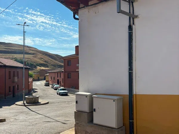 Casa de pueblo en Carretera San Miguel de Escalada, 29 - Foto 3