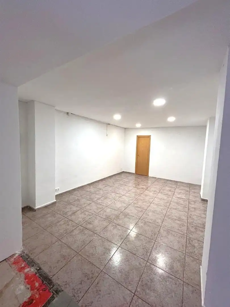 Local comercial en L'Hospitalet de Llobregat - Foto 3