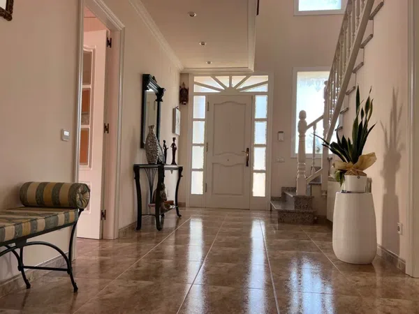 Chalet adosado en Barrio Campo de las Naciones-Corralejos - Foto 2