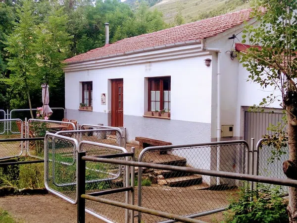 Casa de pueblo en Calle José Álvarez González s/n - Foto 2