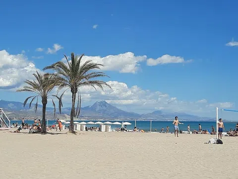 Piso en avenida Benidorm, 18