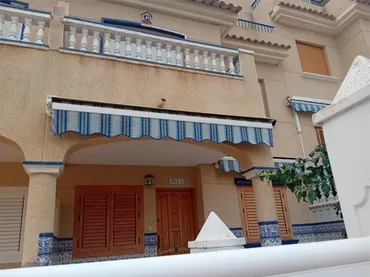 Casa adosada en  Carrer Colombia 100 - Foto 3