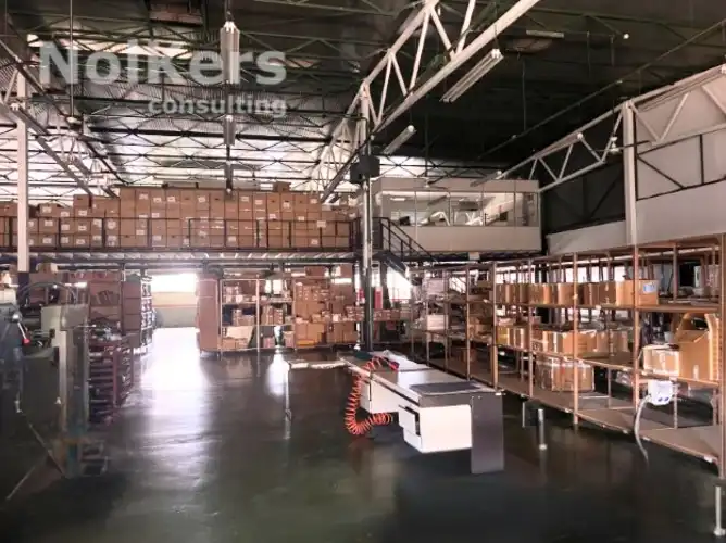 Nave Industrial en Sant Just Desvern - Foto 11