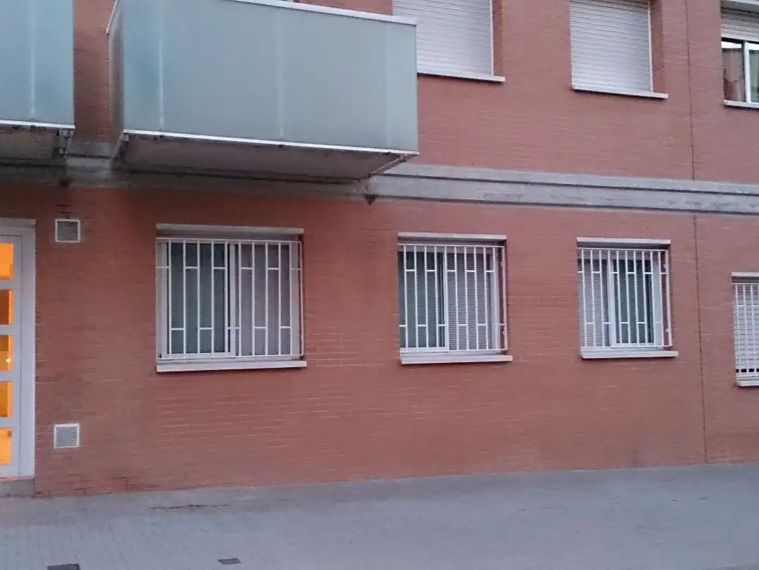 Piso en  Carrer de Guillem Catà 43 - Foto 2
