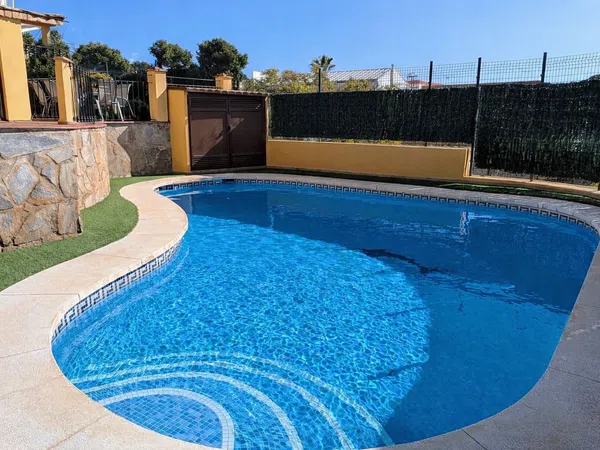 Casa independiente en Barrio Pinares de San Antón - Foto 1