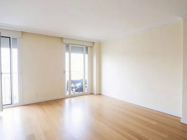 Piso en calle de Tomás Bretón, 28