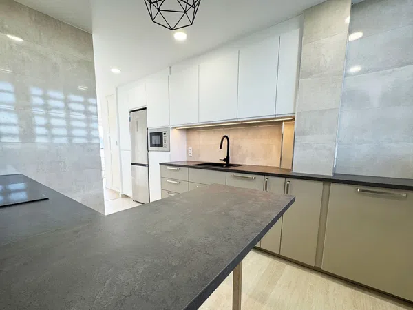 Piso en calle de Oña, 11