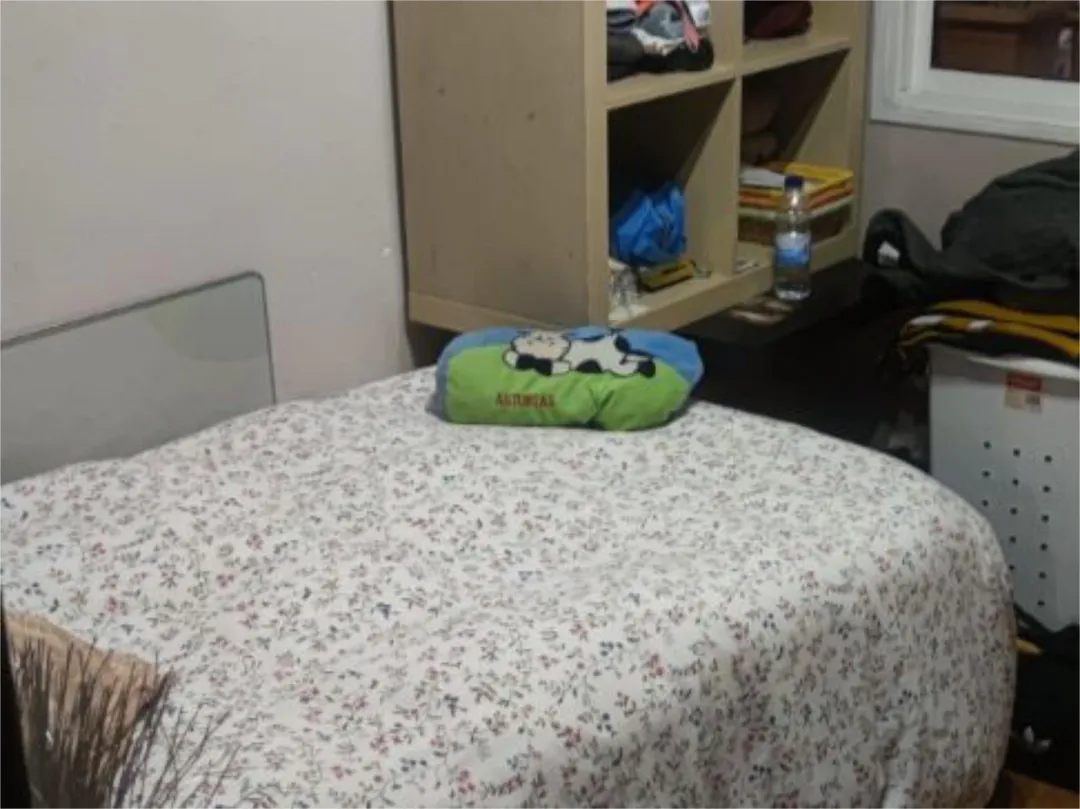 Casa adosada en  Carrer de l'Abat Escarré 34 - Foto 8