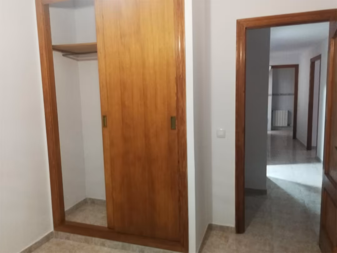 Piso en  Carrer del Pare Guillem Vives 20 - Foto 2