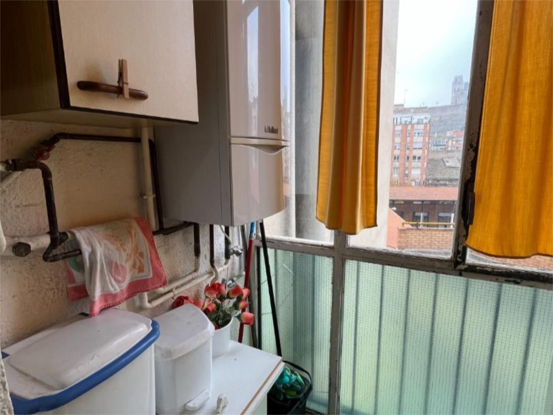 Piso en  Carrer Príncep de Viana 17 - Foto 3