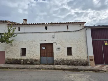 Casa adosada en  Calle la Virgen 83 - Foto 2