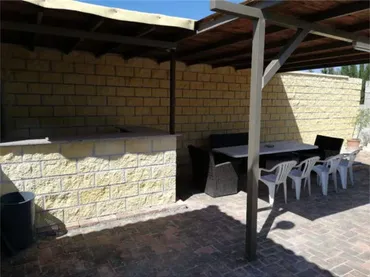 Casa adosada en Arenales - Foto 2