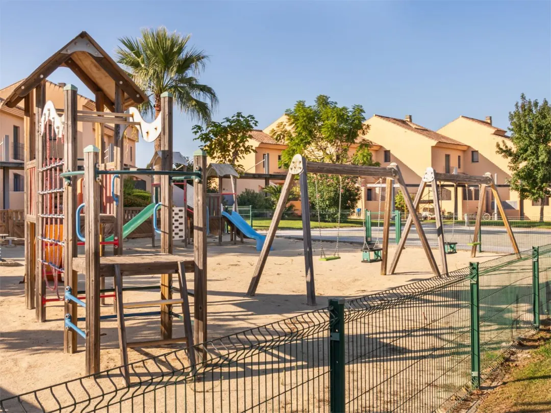 Casa adosada en  Calle Teodosio 12 - Foto 47