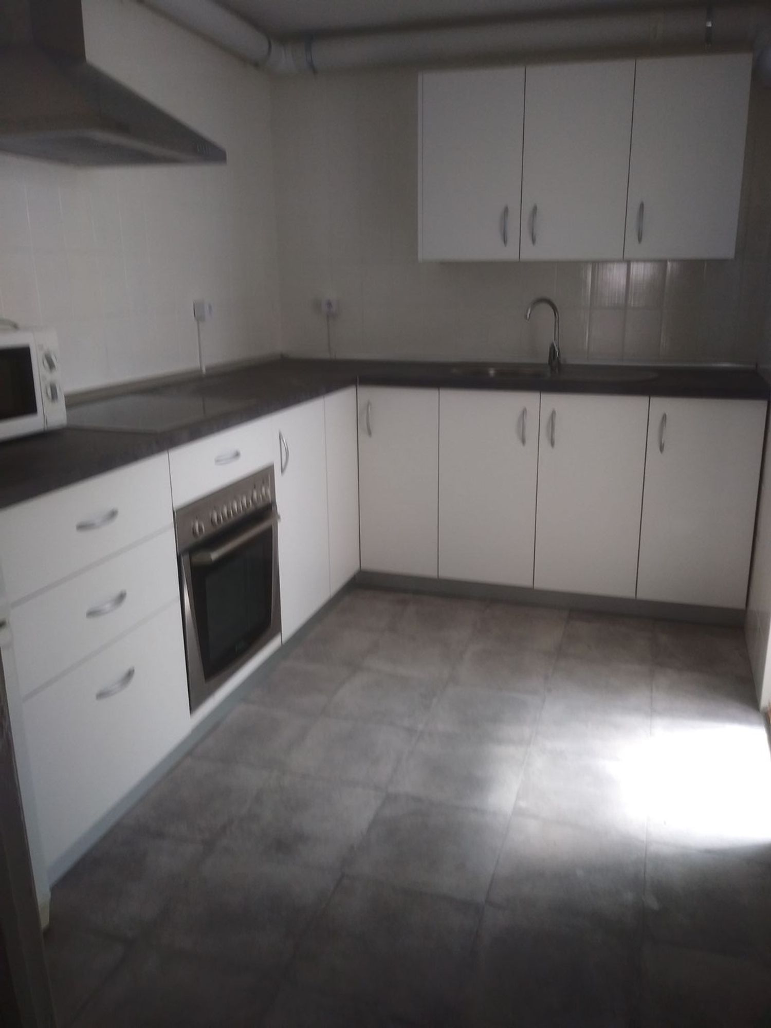 Piso en calle Luis Ponce de León, 14