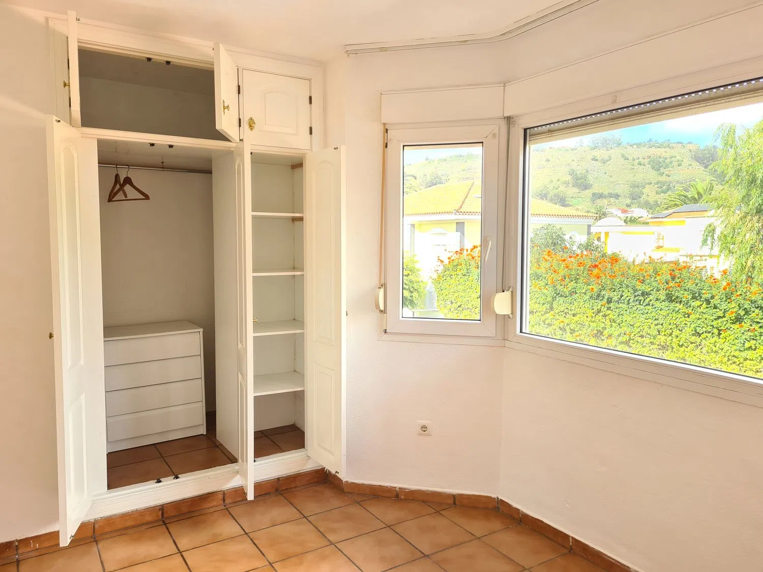 Chalet adosado en calle Galileo, 8 - Foto 2