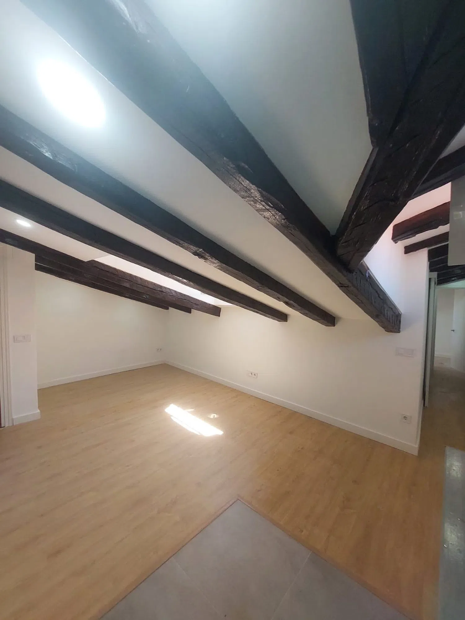 Ático en calle del Mesón de Paredes, 42 - Foto 4