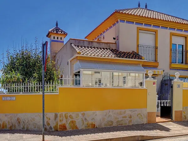 Casa o chalet independiente en Calle Barbero de Sevilla, 38, Villamartín - Foto 1