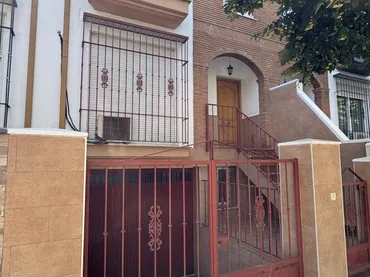 Casa adosada en  Avenida Diputación 97 - Foto 1