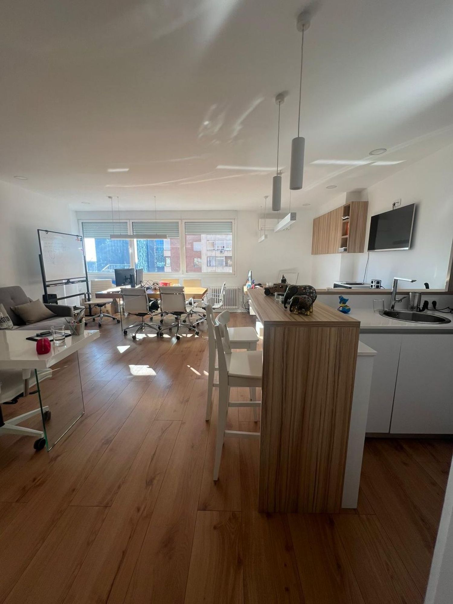 Estudio en calle de Orense, 18 - Foto 1