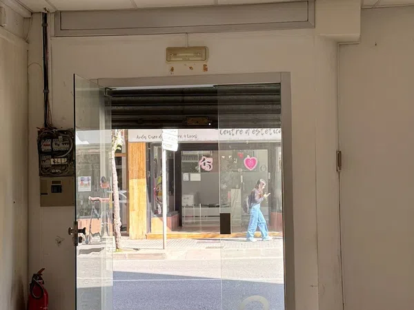 Local en Avenida de l'Onze de Setembre, 5 D - Foto 4