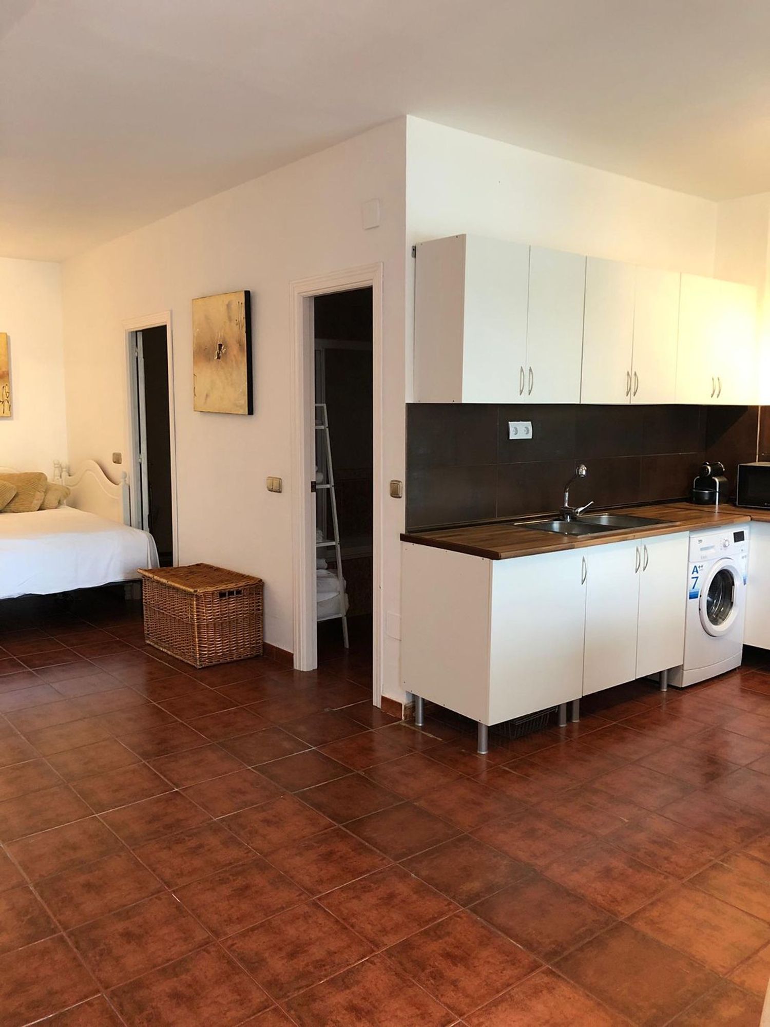 Estudio en calle de Inglaterra, 26 - Foto 6