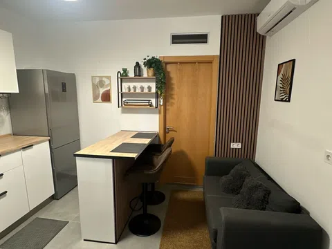 Estudio en avenida José María Torres Murciano, 20