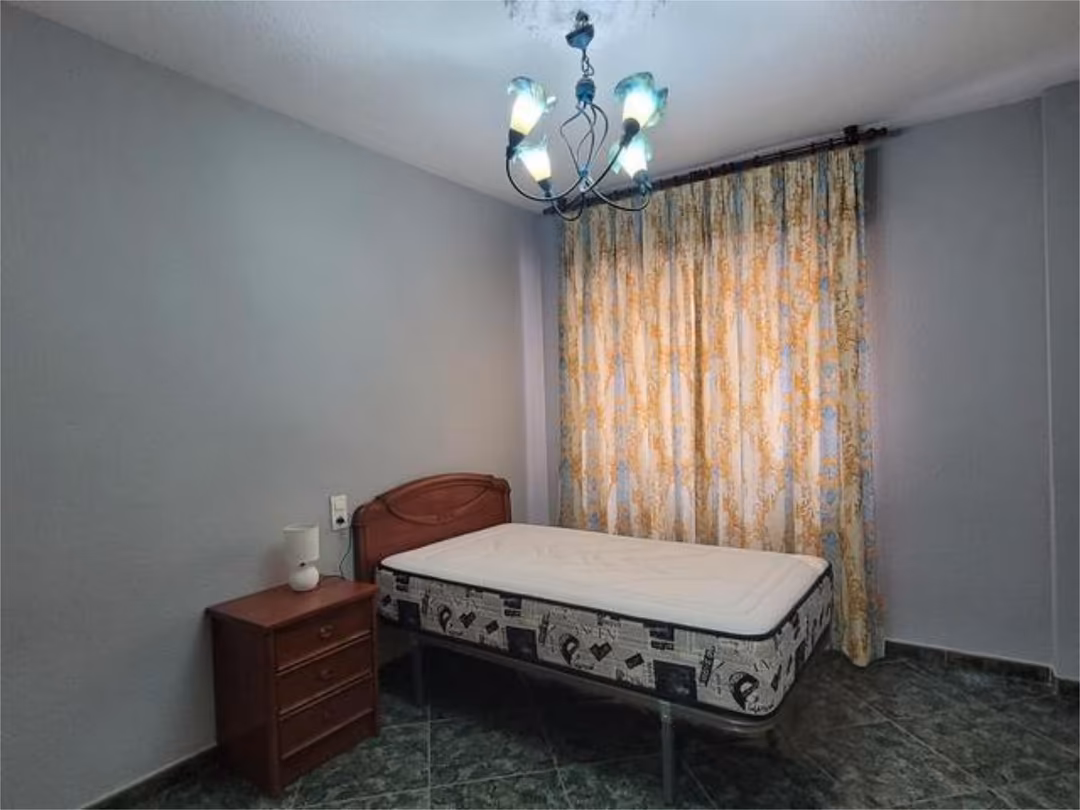 Piso en Avenida Blas de Otero - Foto 5