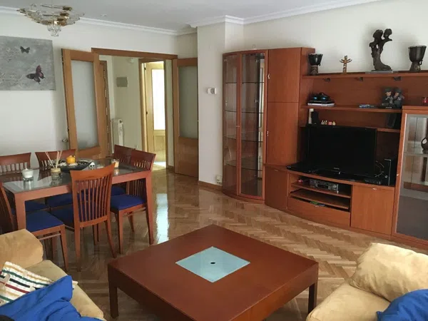 Piso en calle del Marqués de la Valdavia, 113 - Foto 1