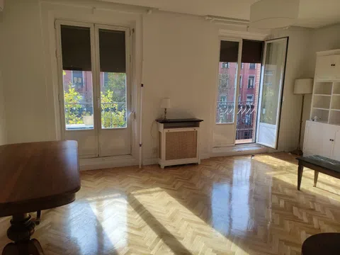 Piso en avenida Ciudad de Barcelona, 23