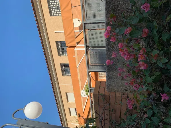 Chalet adosado en calle Burdeos, 51 - Foto 1